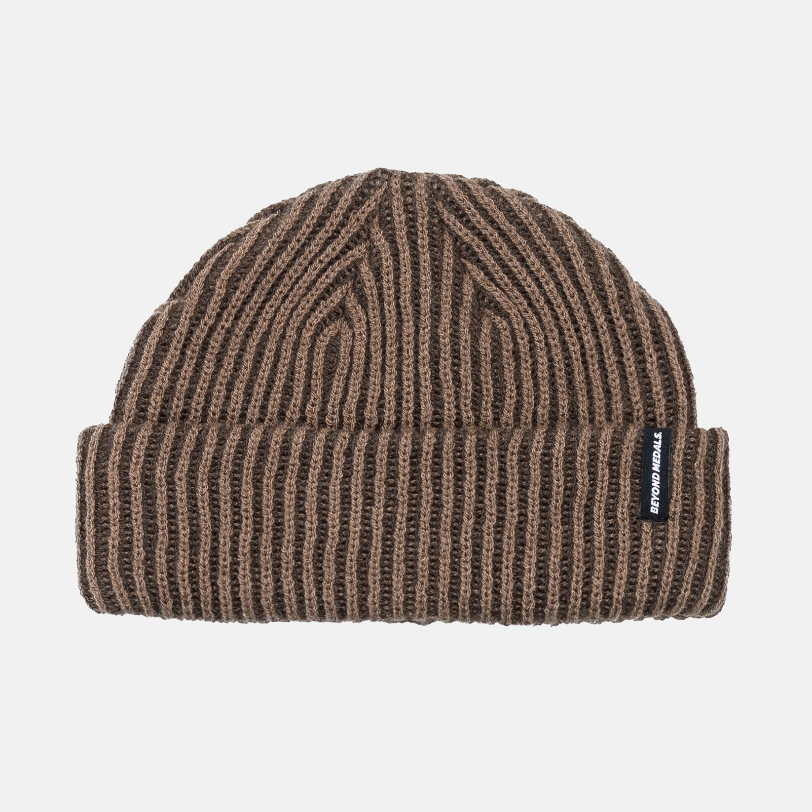 Beyond Medals Short Beanie - Brown Braun Bild 1
