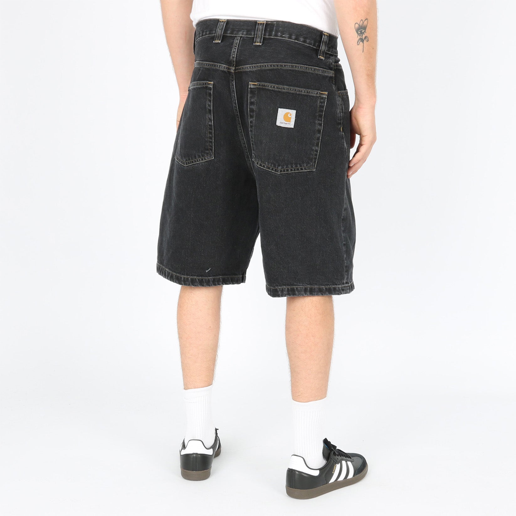 Carhartt WIP Brandon Baggy Short - Black Stone Washed Schwarz Bild 2