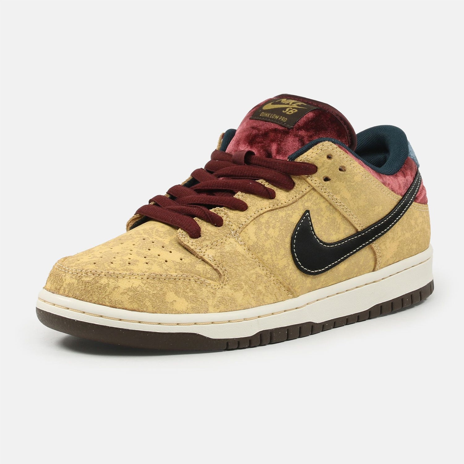 Nike SB Dunk Low Pro - City Of Cinema - Blowout Skateshop