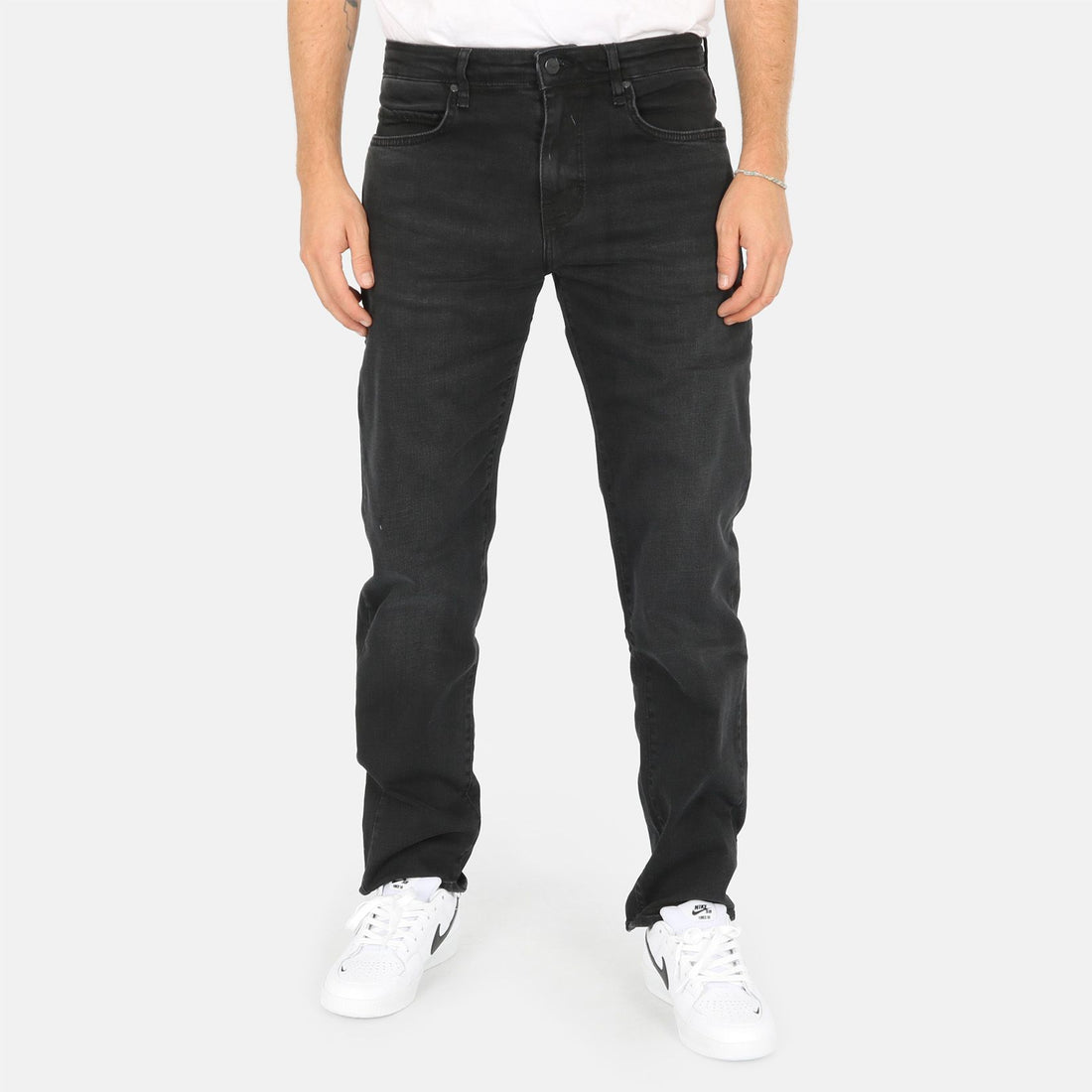 Reell Jeans Barfly Relaxed Tapered Jeans - Black Wash 2 - Blowout Skateshop