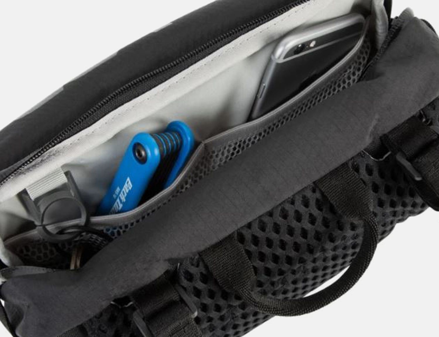 Aevor Bar Bag - Proof Black Schwarz Bild 6
