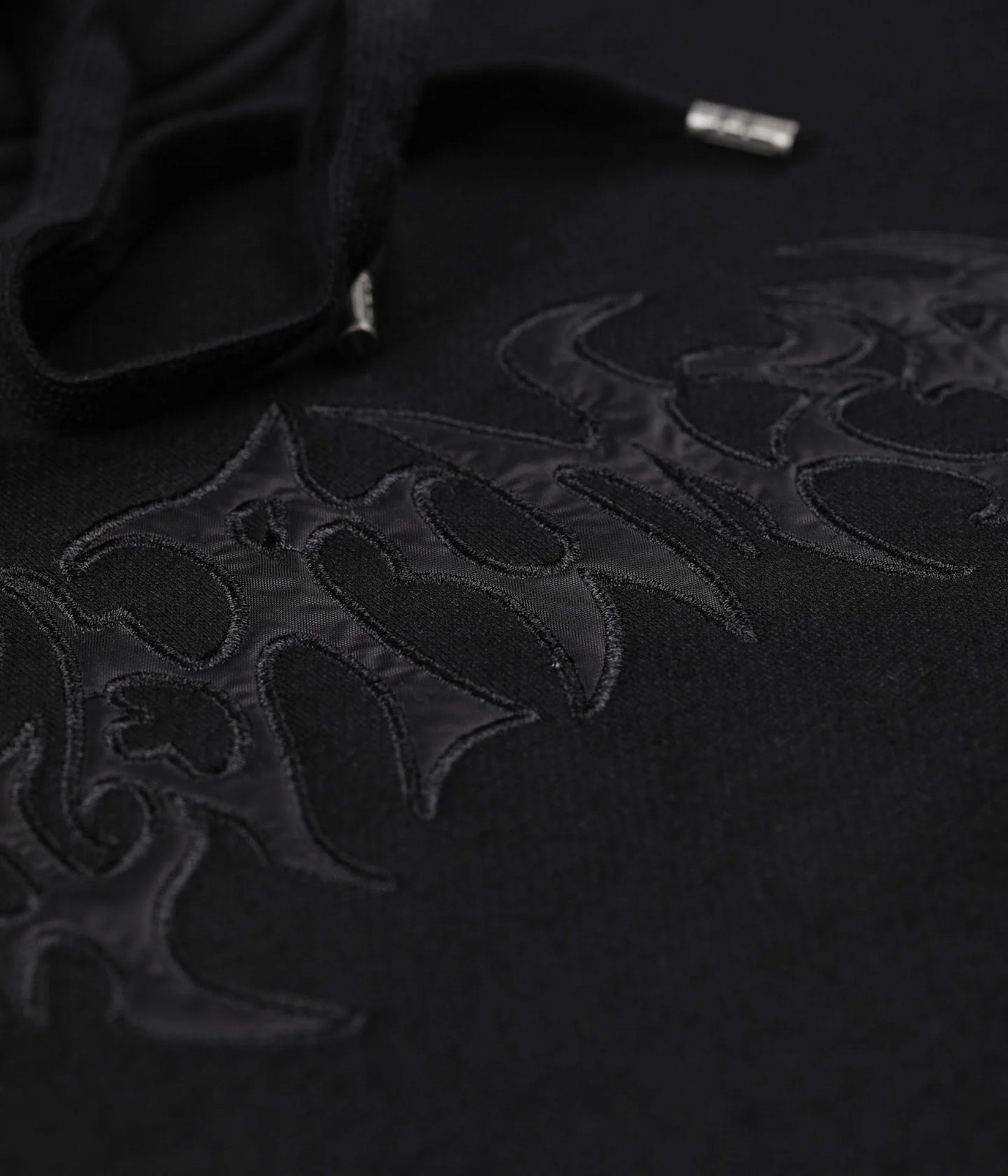 Former Puncture Satin Hoodie - Black Bild 3