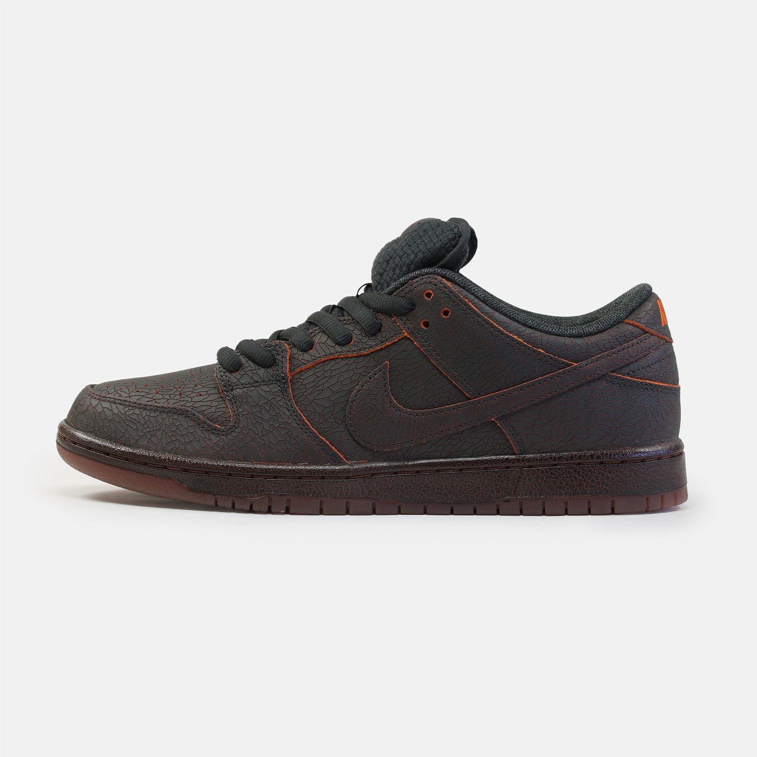 Nike SB Dunk Low "Krampus" Schuh - Dark Smoke Grey / Schwarz Bild 1