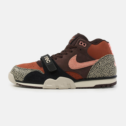 Nike SB X Arts And Rec Air Trainer 1 QS - Limestone / Pink / Earth Mehrfarbig Bild 1