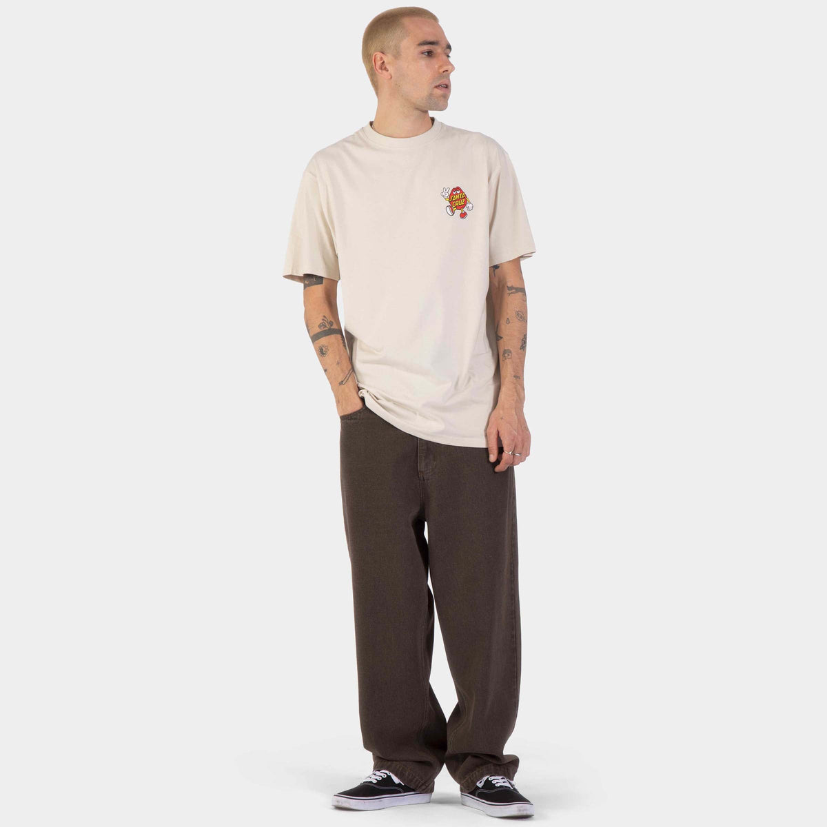 Santa Cruz Dot Dudes T-Shirt - Warm Grey, model ganzkörper vorne